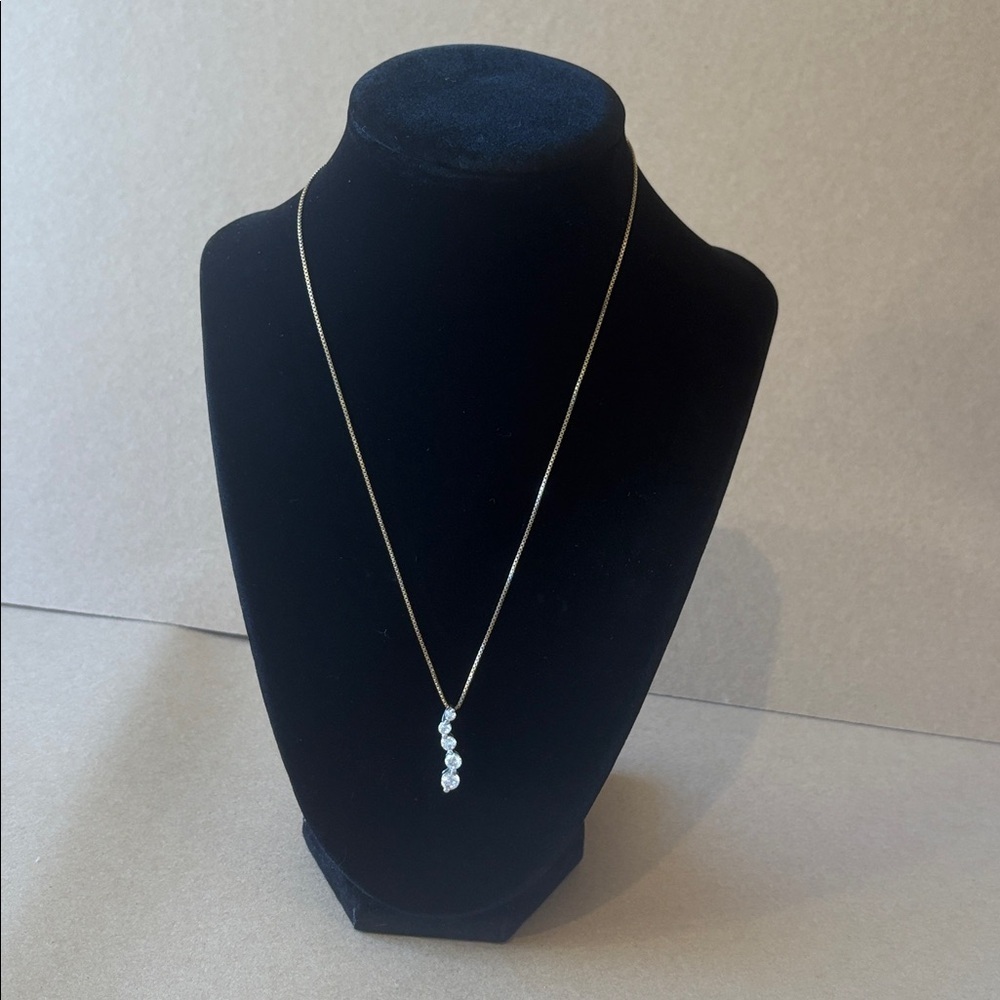 Silver journey pendant .925 with 5 tier’ed Moissanites - Picture 2 of 6